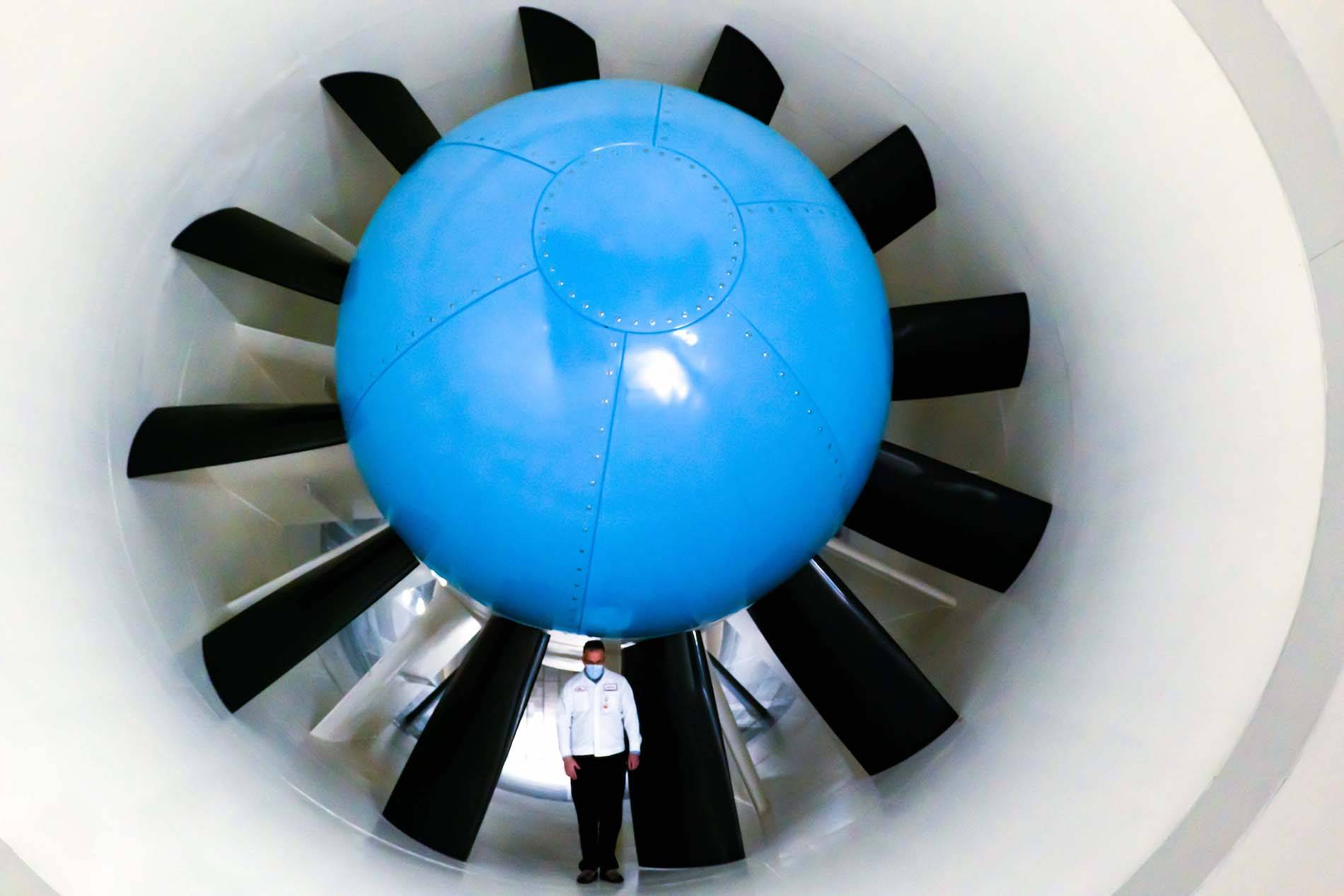 halo-wind-tunnel-main-fan-with-associate-jpg.jpg