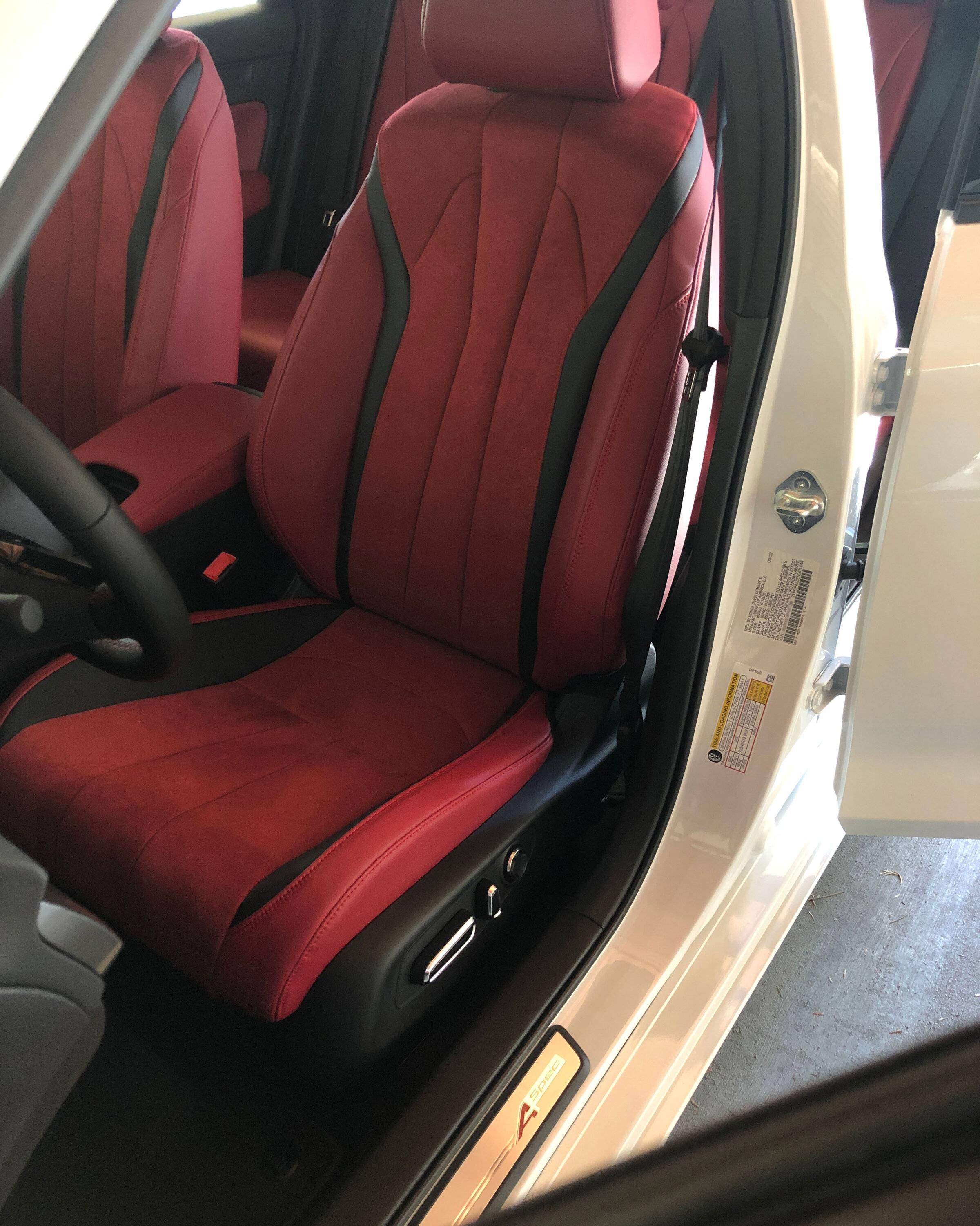 red_seats_integra.jpg